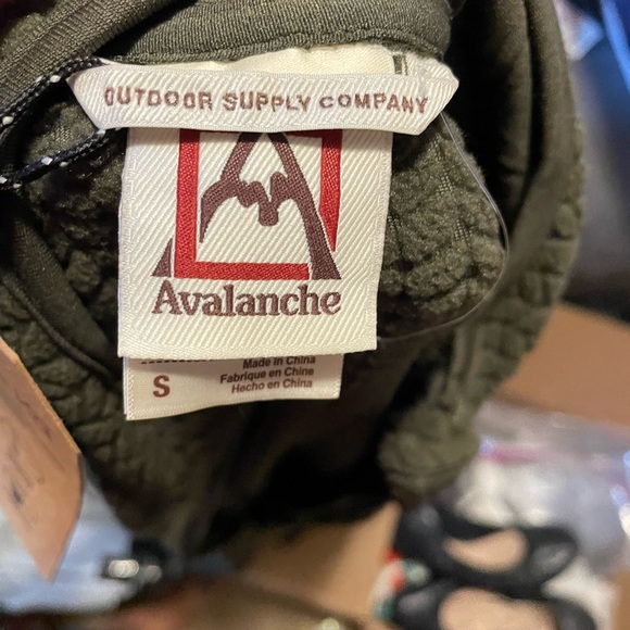 NWT Avalanche Fleece Jacket Olive in Small - Picture 5 of 5